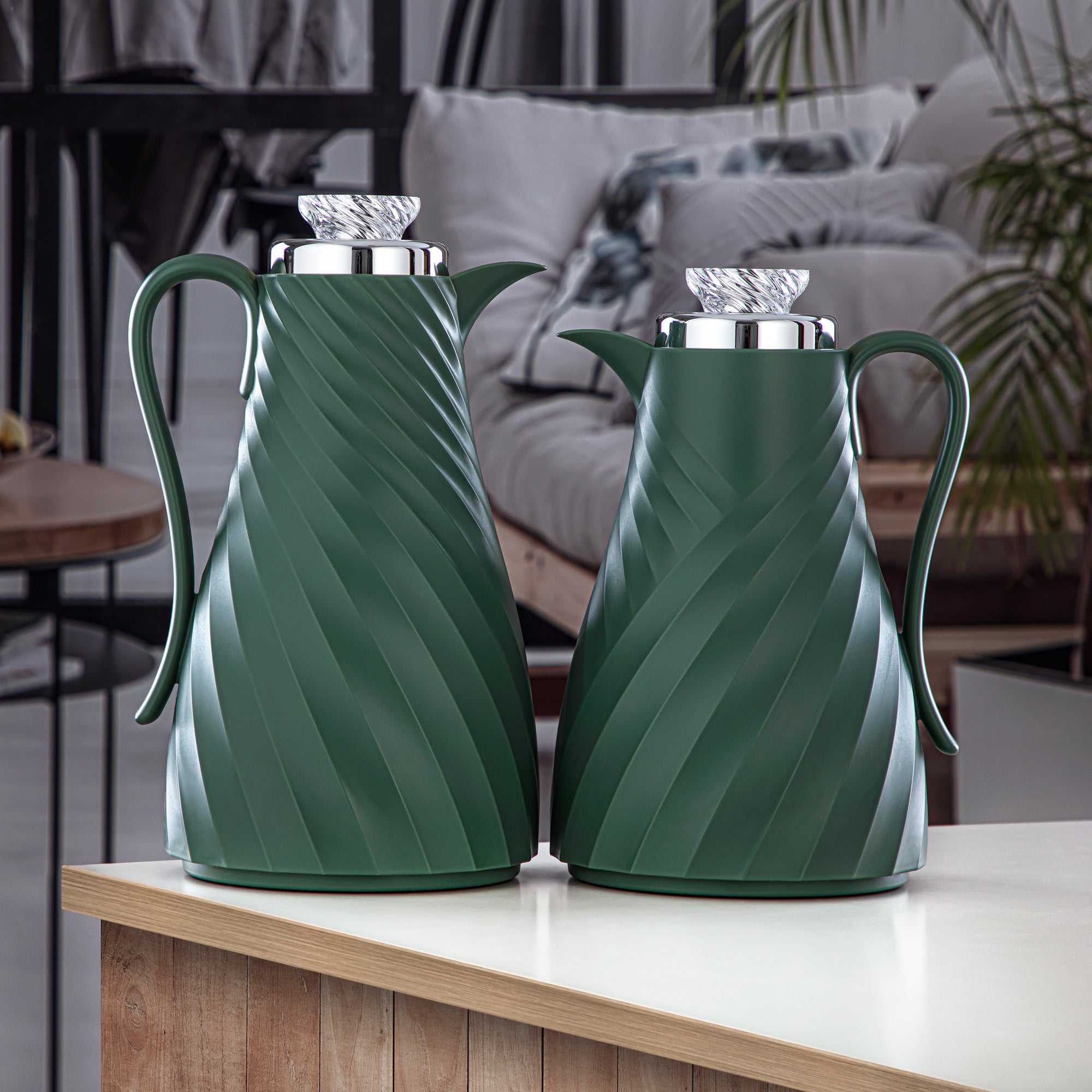 Almarjan 2 Pieces Vacuum Flask Set Green & Silver - GT109-070/100 NGR/C