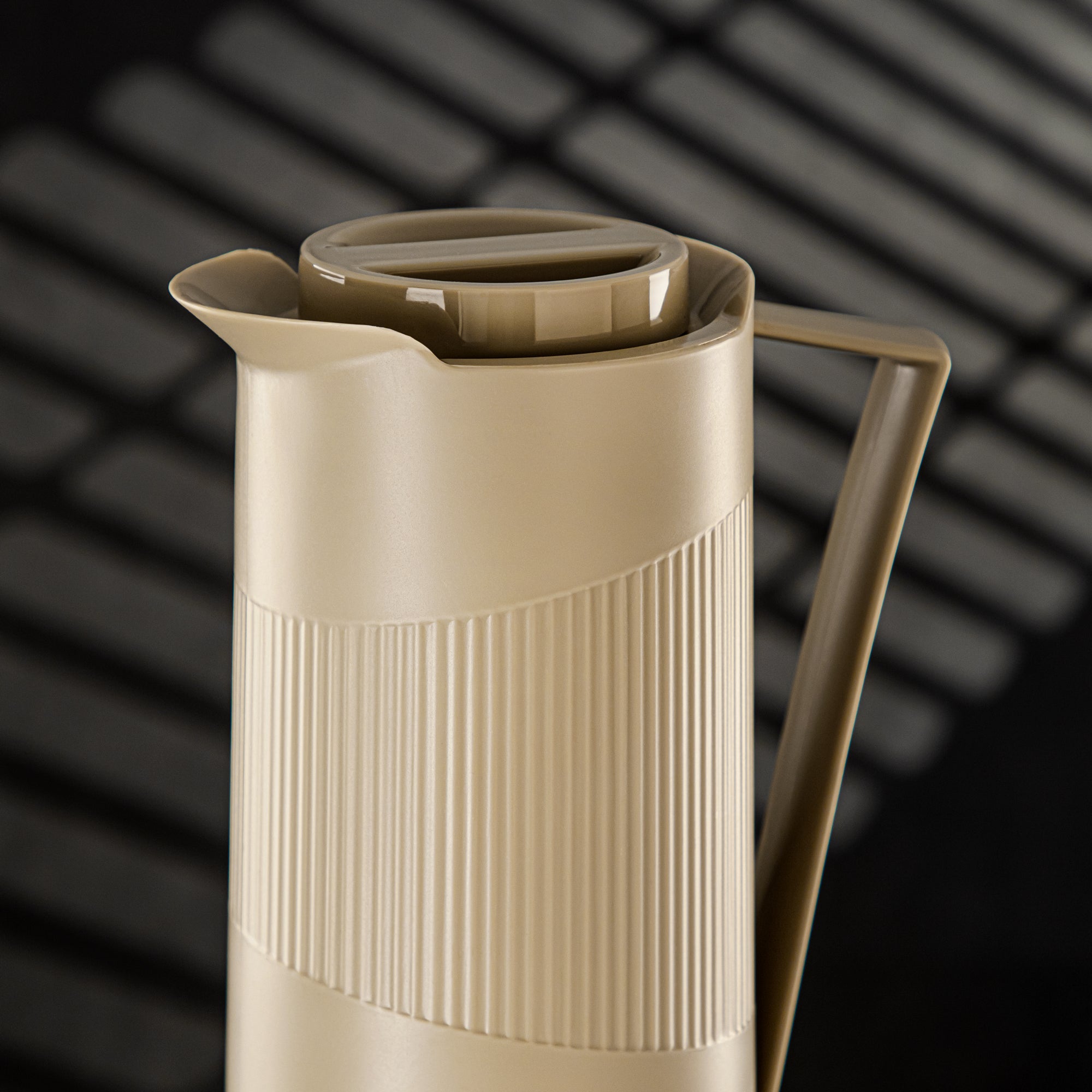 Almarjan Vacuum Flask Plastic 1L, Khaki (GT119-100 MT) - Everyday Hospitality